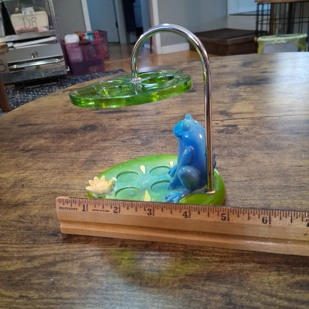 Rare Resin Frog on Lilly Pad Flowers Splish Splash Child's Toothbrush Holder